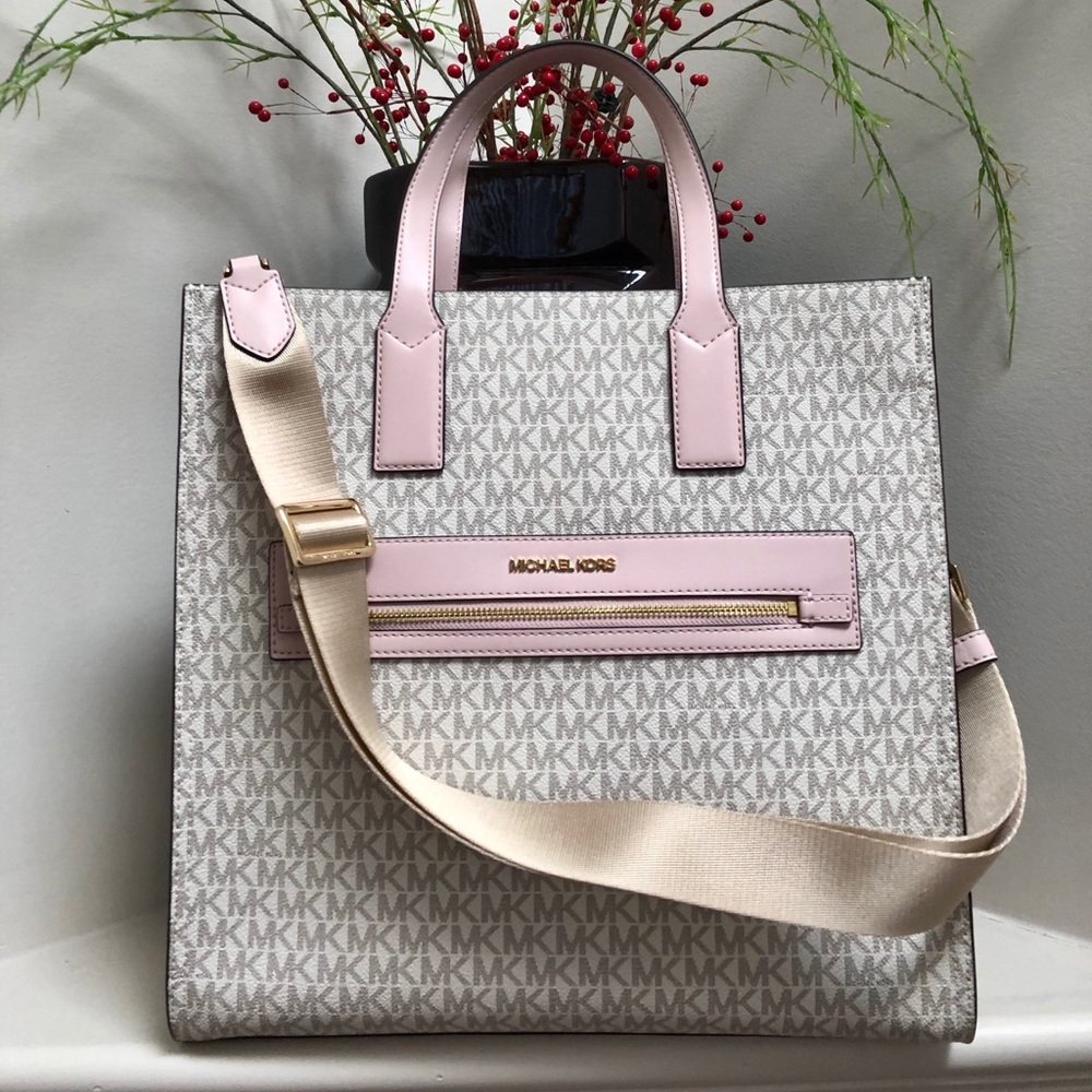 Michael Kors Large Tote bag with shoulder strap.